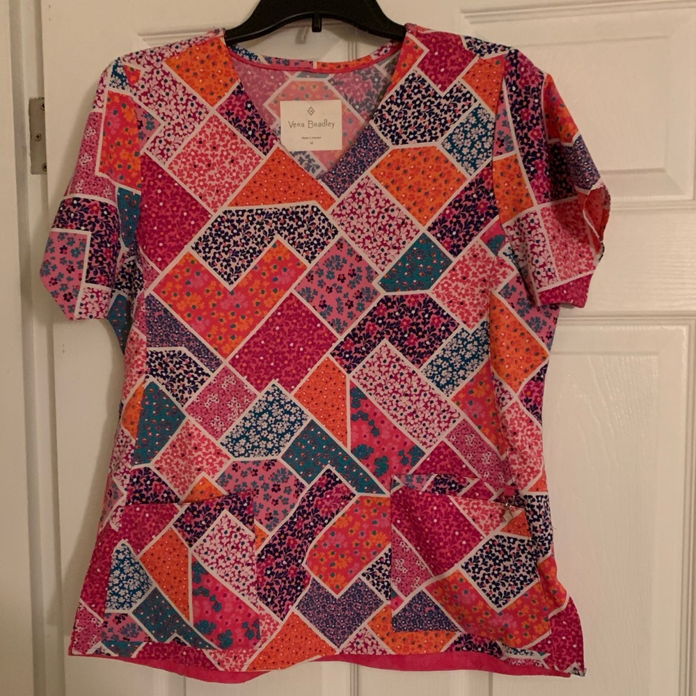 Vera Bradley V-neck Scrub Top Size M